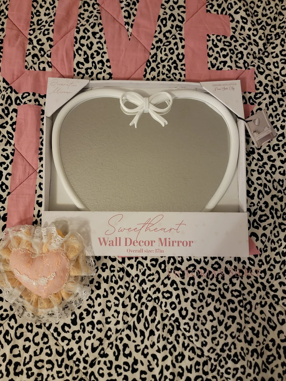 Viral Sweetheart White Bow Heart Mirror